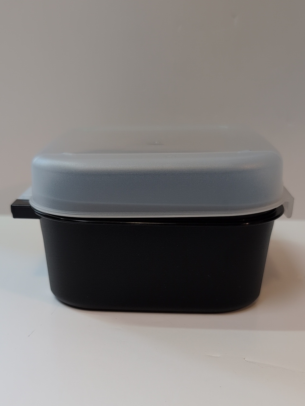 Tupperware®️ Signature Line Mini Square Hinged Container - Picture 3 of 7